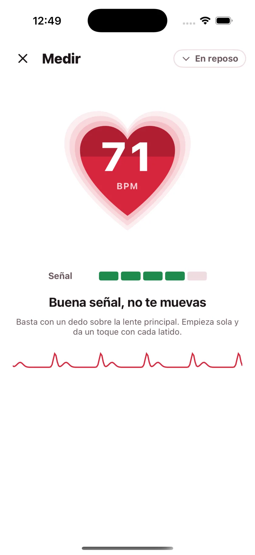 Taking a reading in HeartGlance: a large red heart filling from the bottom with 68 BPM inside it, a signal strength meter, and a live pulse trace.