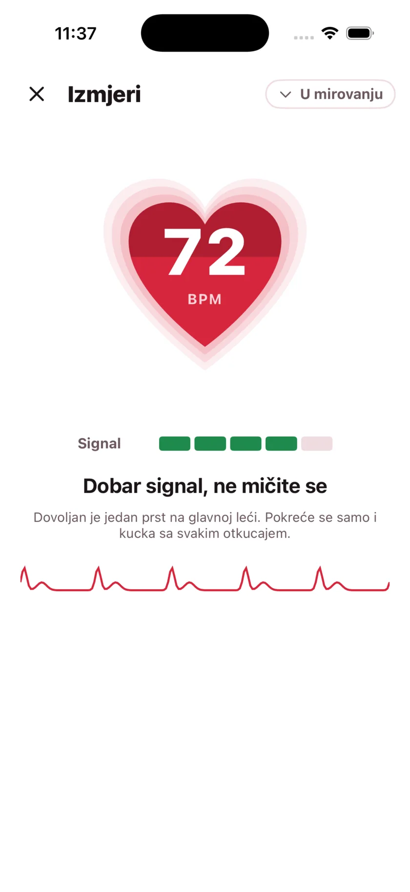 Taking a reading in HeartGlance: a large red heart filling from the bottom with 68 BPM inside it, a signal strength meter, and a live pulse trace.