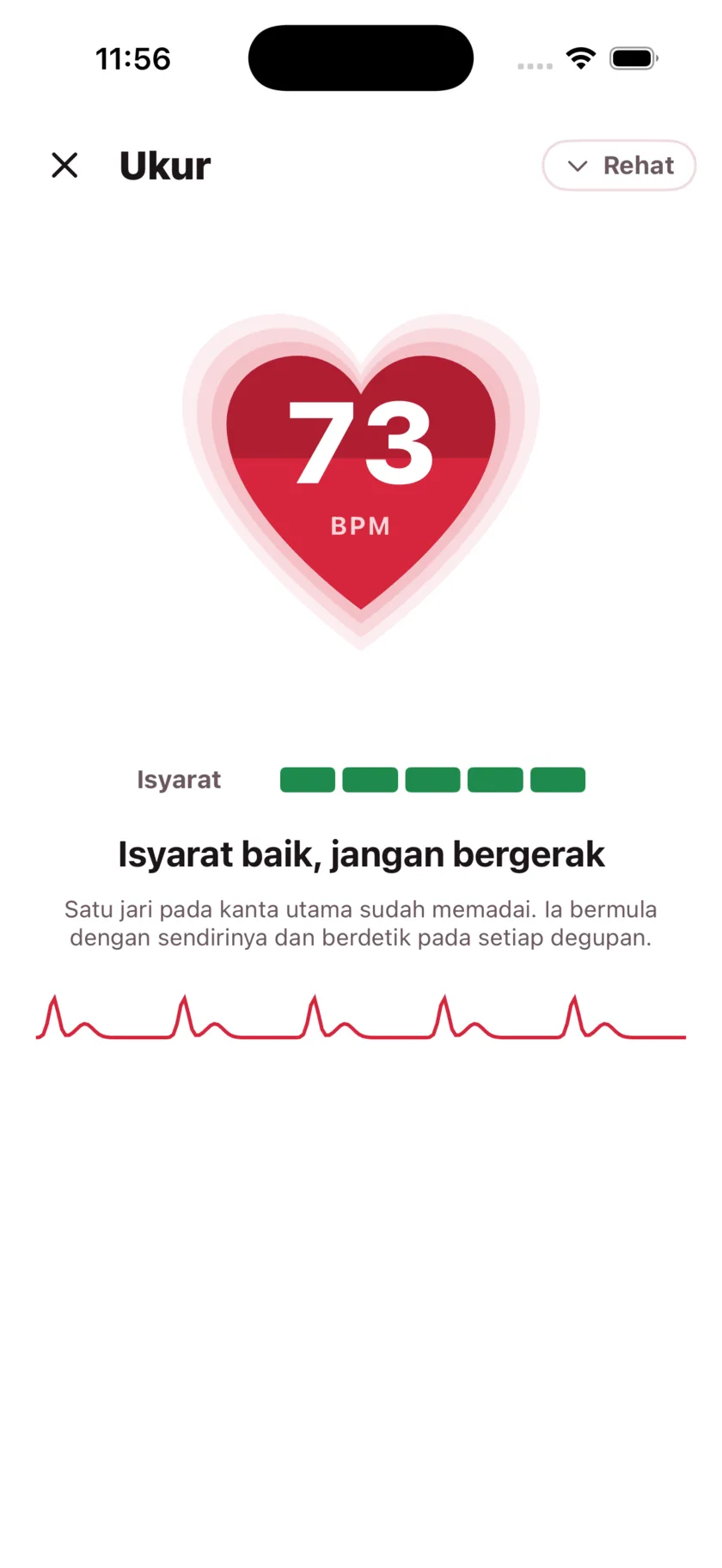 Taking a reading in HeartGlance: a large red heart filling from the bottom with 68 BPM inside it, a signal strength meter, and a live pulse trace.