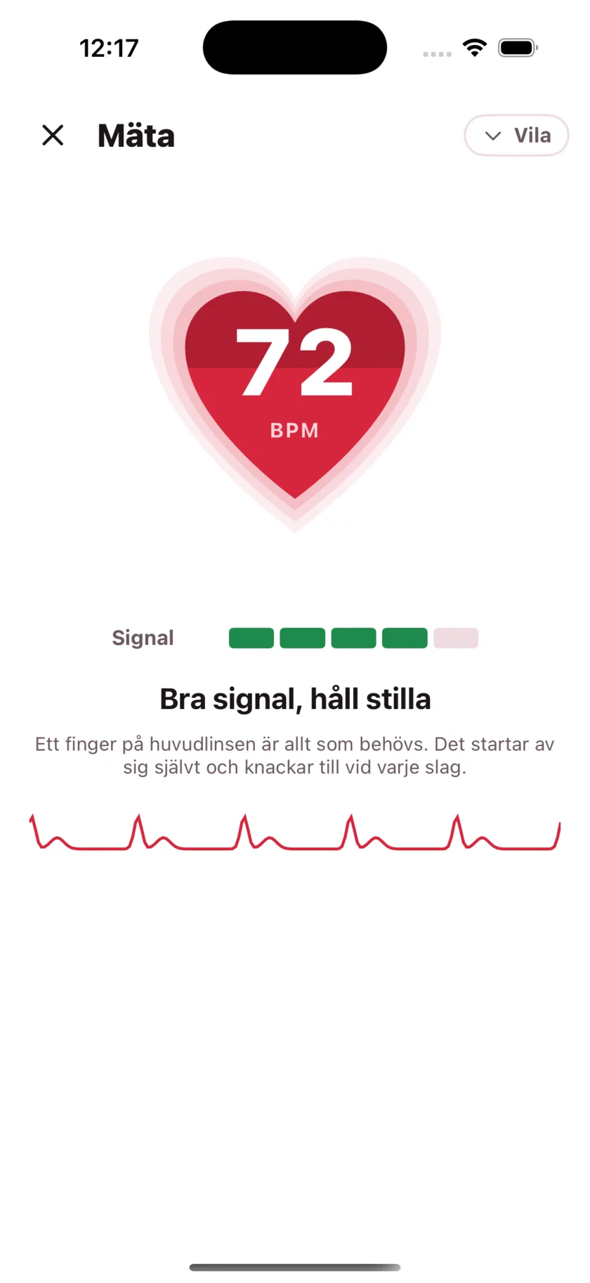 Taking a reading in HeartGlance: a large red heart filling from the bottom with 68 BPM inside it, a signal strength meter, and a live pulse trace.